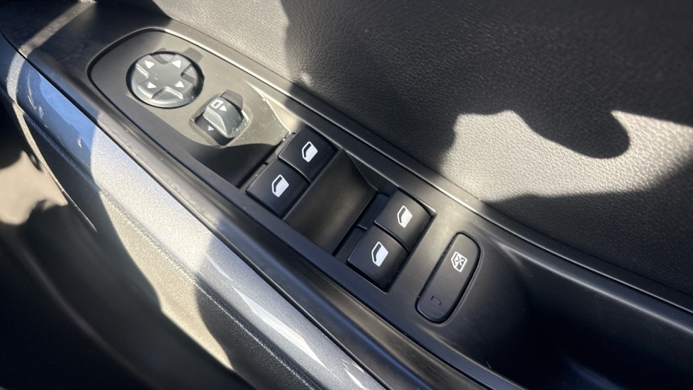 Vauxhall Grandland X 1.5 Turbo D Sport Nav 5dr Diesel Hatchback - Image 21