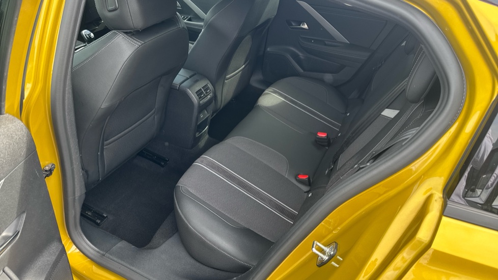 Vauxhall Astra 1.2 Turbo 130 GS 5dr Petrol Hatchback - Image 16