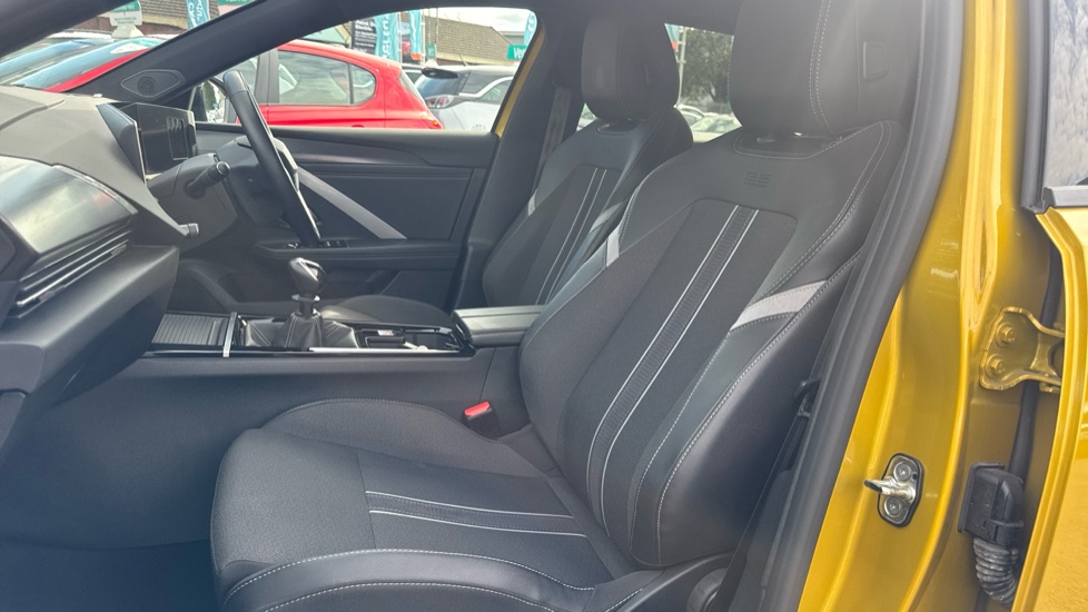 Vauxhall Astra 1.2 Turbo 130 GS 5dr Petrol Hatchback - Image 35