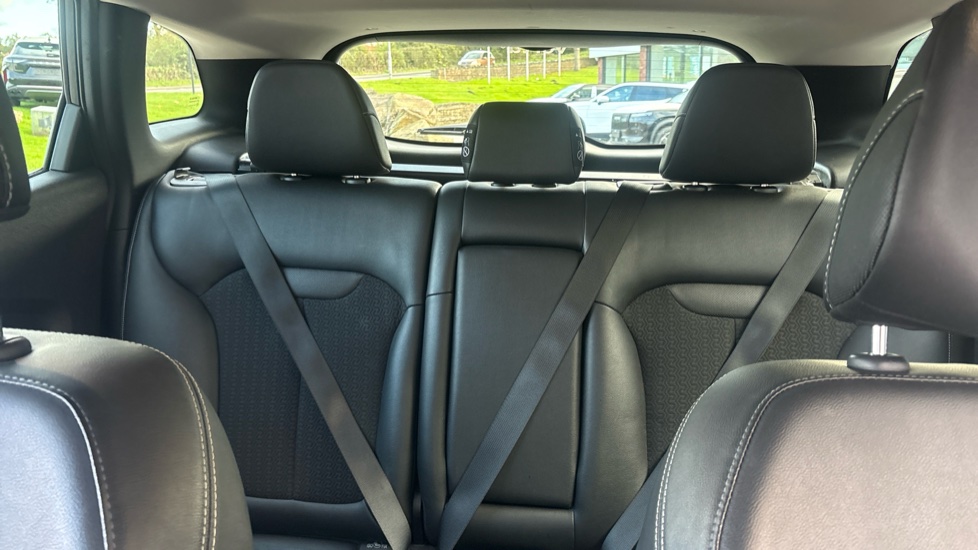 Renault Kadjar 1.2 TCE Dynamique SE Nav 5dr Petrol Hatchback - Image 15
