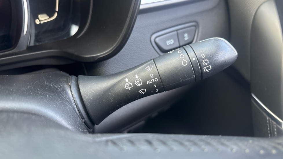 Renault Kadjar 1.2 TCE Dynamique SE Nav 5dr Petrol Hatchback - Image 27