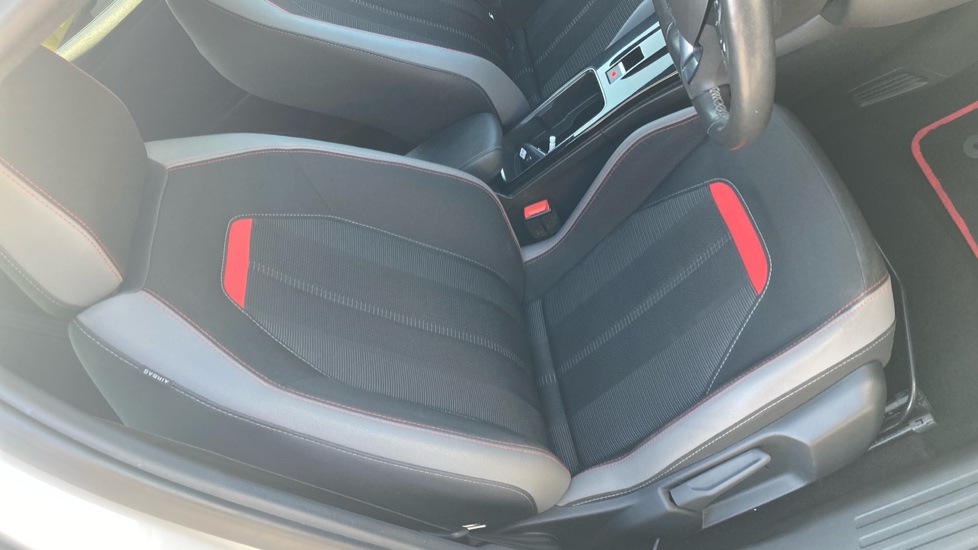 Vauxhall Mokka 100kW GS 50kWh 5dr Auto Electric Hatchback - Image 29