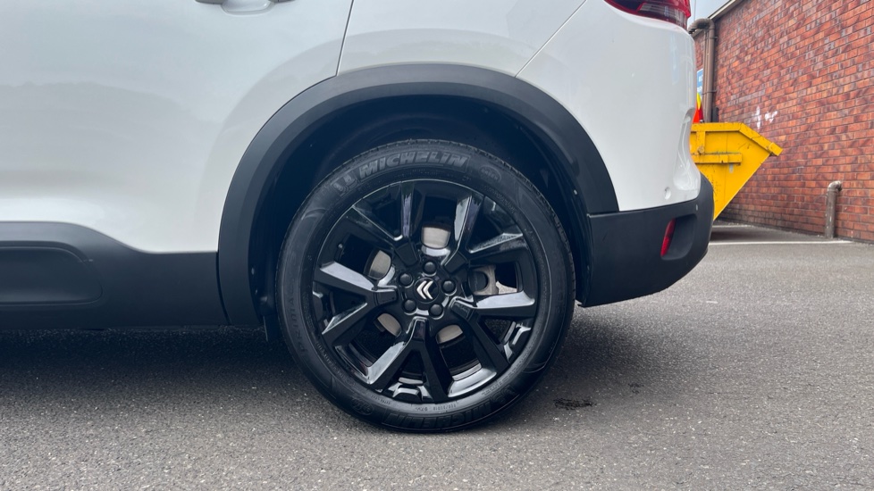 Citroen C5 Aircross 1.2 Hybrid 136 E-series 5dr e-DCS6 Petrol Hatchback - Image 7