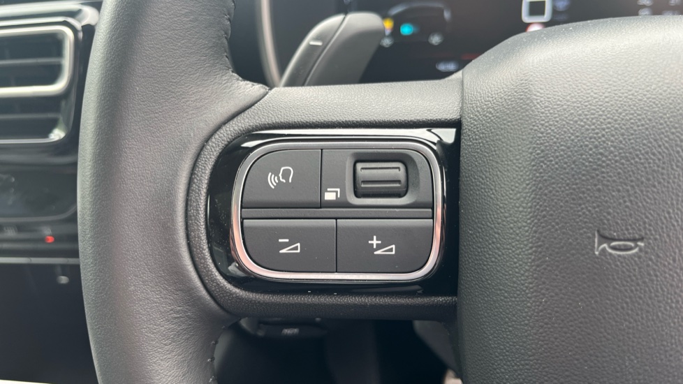 Citroen C5 Aircross 1.2 Hybrid 136 E-series 5dr e-DCS6 Petrol Hatchback - Image 21