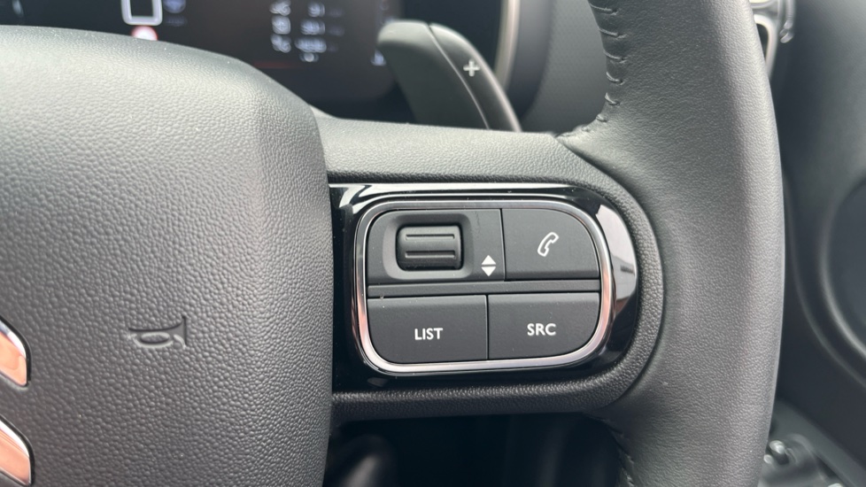 Citroen C5 Aircross 1.2 Hybrid 136 E-series 5dr e-DCS6 Petrol Hatchback - Image 22
