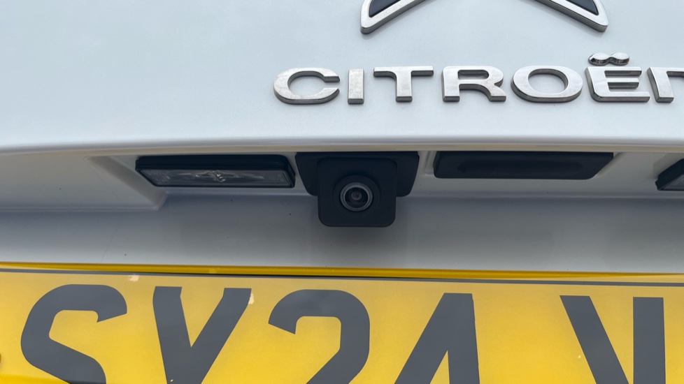 Citroen C5 Aircross 1.2 Hybrid 136 E-series 5dr e-DCS6 Petrol Hatchback - Image 29