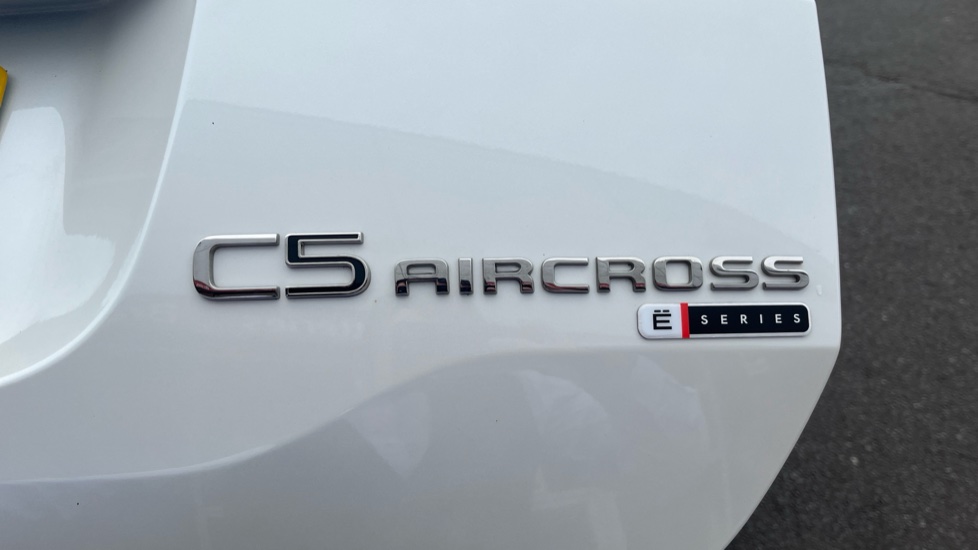 Citroen C5 Aircross 1.2 Hybrid 136 E-series 5dr e-DCS6 Petrol Hatchback - Image 30
