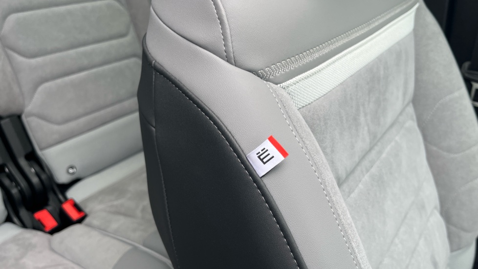 Citroen C5 Aircross 1.2 Hybrid 136 E-series 5dr e-DCS6 Petrol Hatchback - Image 33
