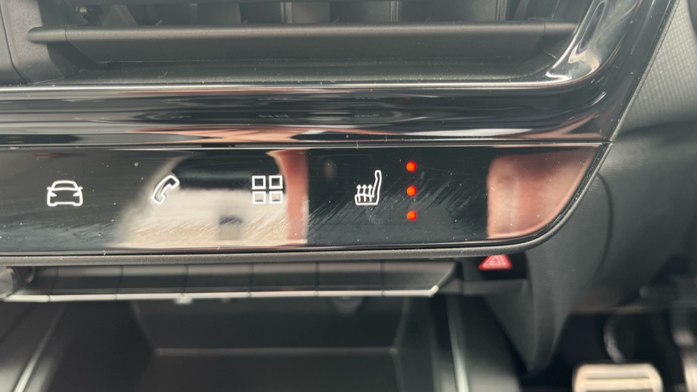 Citroen C5 Aircross 1.2 Hybrid 136 E-series 5dr e-DCS6 Petrol Hatchback - Image 41