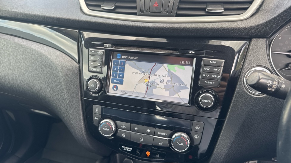 Nissan Qashqai 1.5 dCi Tekna 5dr Diesel Hatchback - Image 12