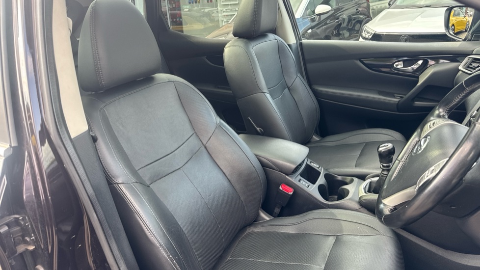 Nissan Qashqai 1.5 dCi Tekna 5dr Diesel Hatchback - Image 28