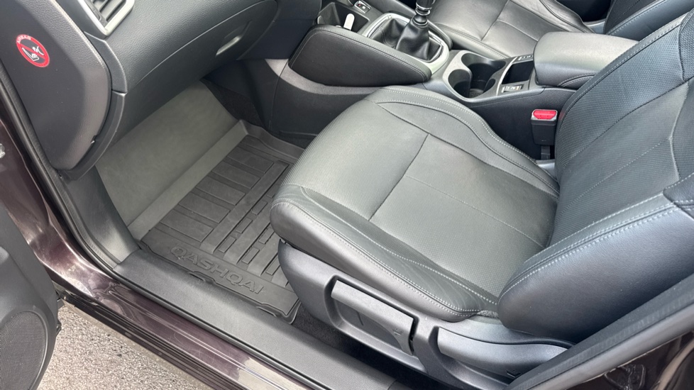 Nissan Qashqai 1.5 dCi Tekna 5dr Diesel Hatchback - Image 30