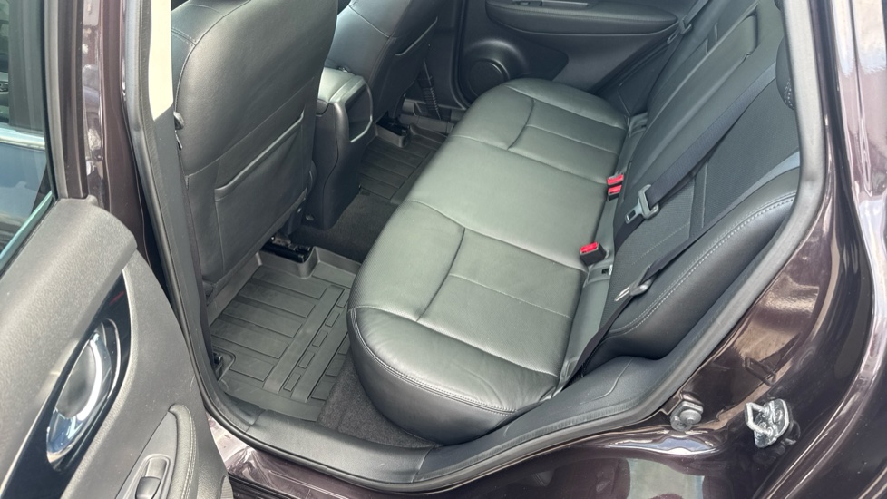 Nissan Qashqai 1.5 dCi Tekna 5dr Diesel Hatchback - Image 31