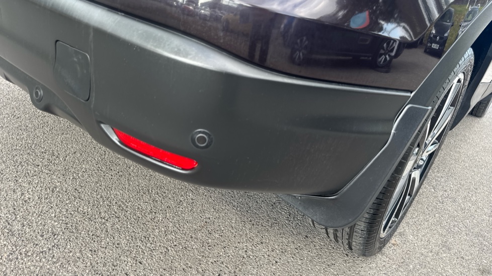Nissan Qashqai 1.5 dCi Tekna 5dr Diesel Hatchback - Image 32
