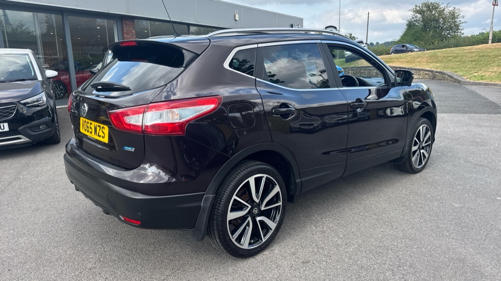 Nissan Qashqai 1.5 dCi Tekna 5dr Diesel Hatchback - Image 35