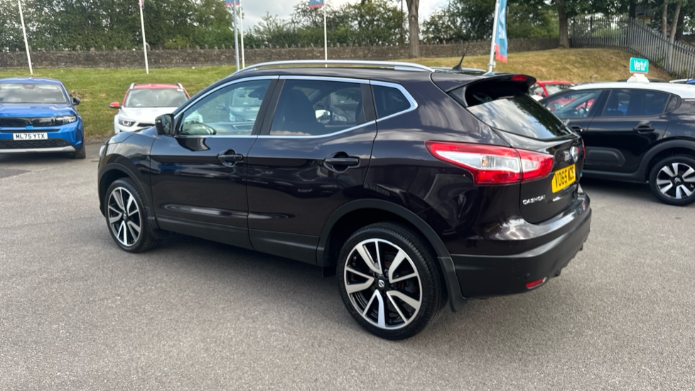 Nissan Qashqai 1.5 dCi Tekna 5dr Diesel Hatchback - Image 41