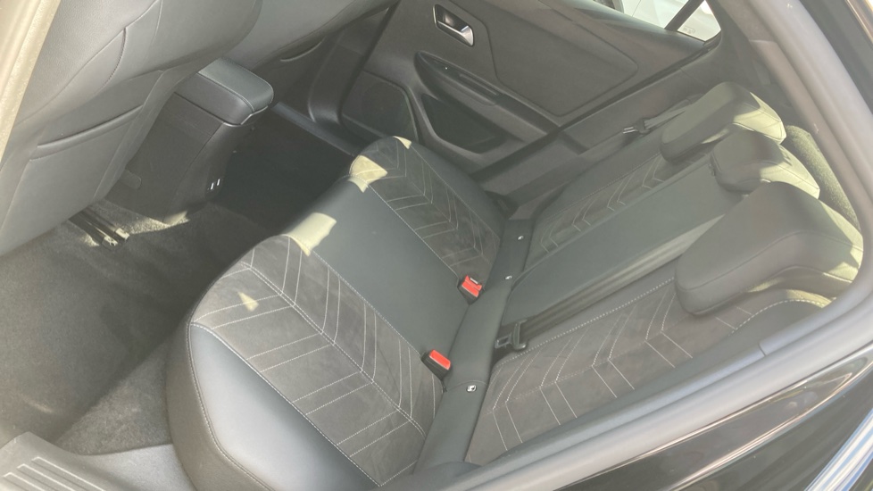 Vauxhall Mokka 100kW Ultimate 50kWh 5dr Auto Electric Hatchback - Image 16