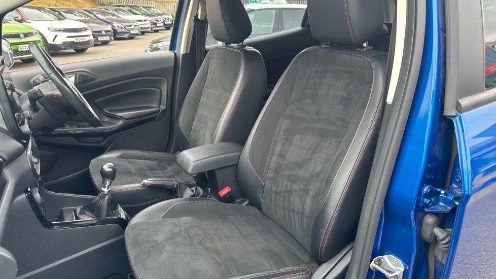 Ford EcoSport 1.0 EcoBoost 125 ST-Line 5dr Petrol Hatchback - Image 25