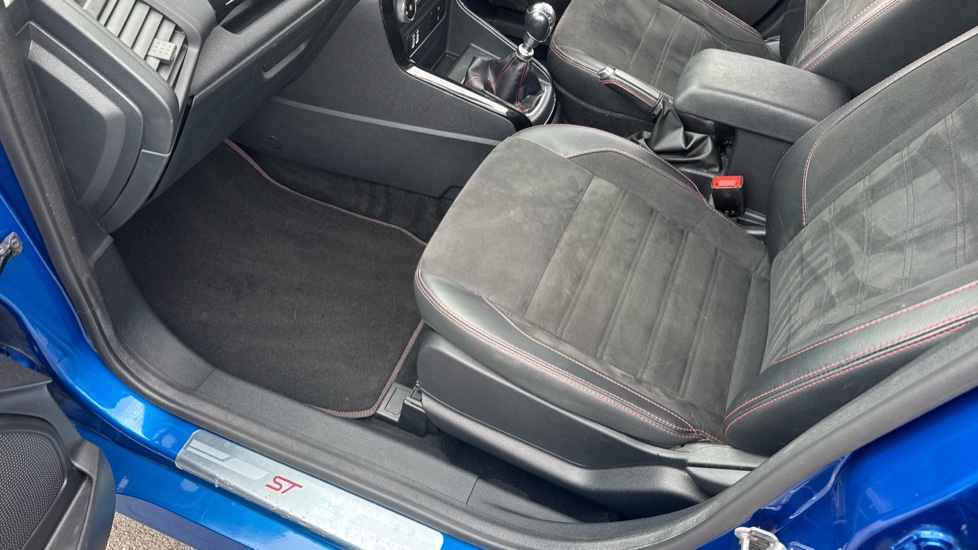Ford EcoSport 1.0 EcoBoost 125 ST-Line 5dr Petrol Hatchback - Image 26