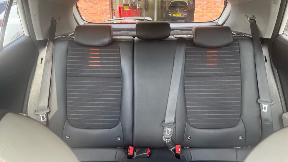 Kia Stonic 1.0T GDi Mixx 5dr Petrol Estate - Image 15