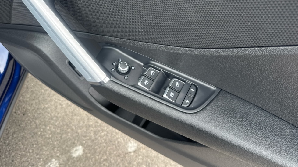 Audi Q2 35 TFSI S Line 5dr Petrol Estate - Image 29