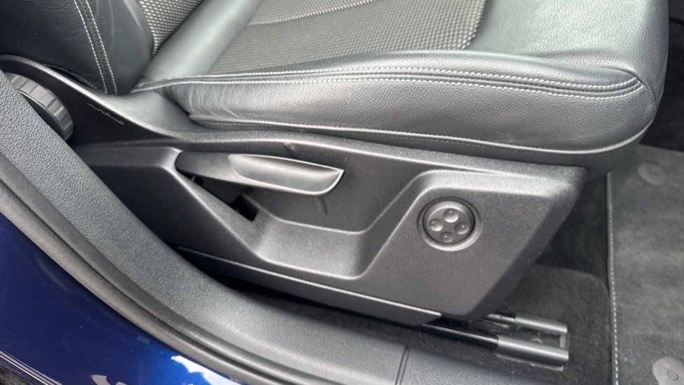 Audi Q2 35 TFSI S Line 5dr Petrol Estate - Image 31