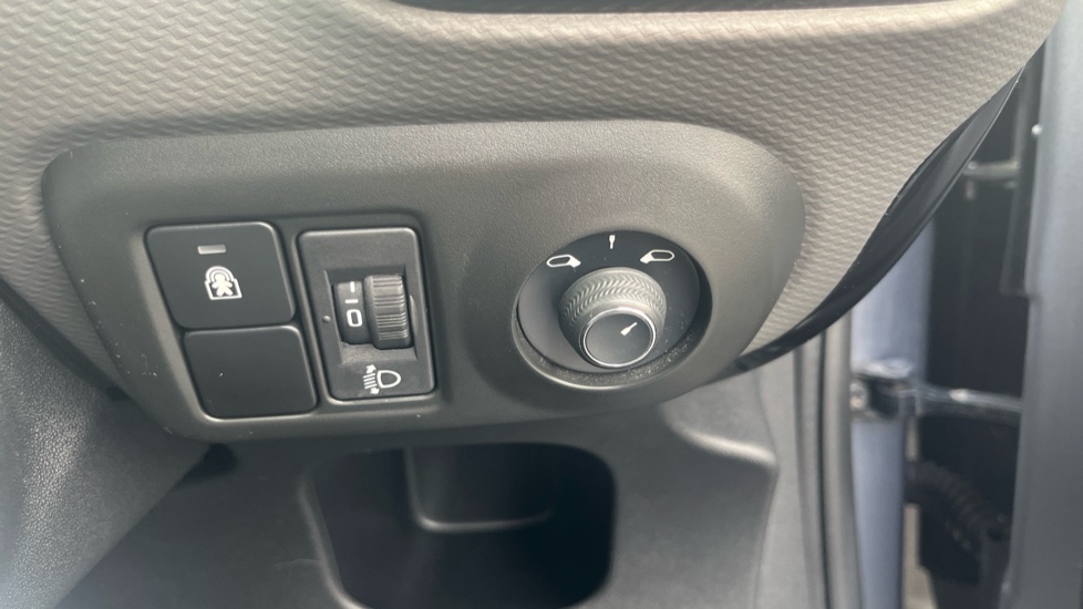 Citroen C4 Cactus 1.6 BlueHDi Flair 5dr Diesel Hatchback - Image 21
