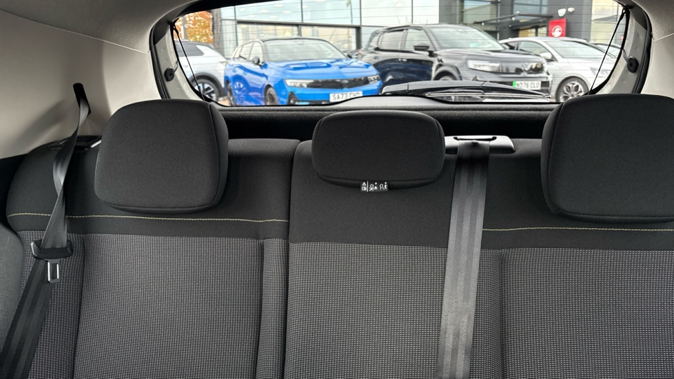 Citroen C3 1.2 PureTech Plus 5dr Petrol Hatchback - Image 27