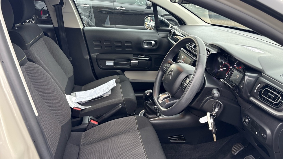 Citroen C3 1.2 PureTech Plus 5dr Petrol Hatchback - Image 38