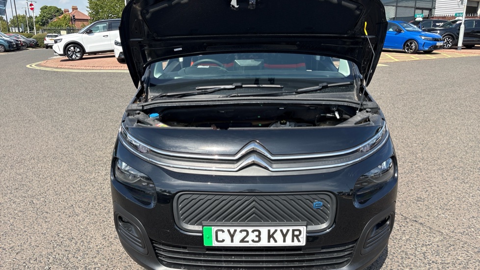 Citroen Berlingo 100kW Flair XTR M 50kWh 5dr Auto Electric Estate - Image 8
