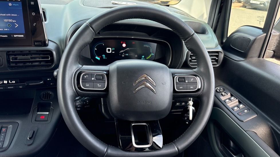 Citroen Berlingo 100kW Flair XTR M 50kWh 5dr Auto Electric Estate - Image 26