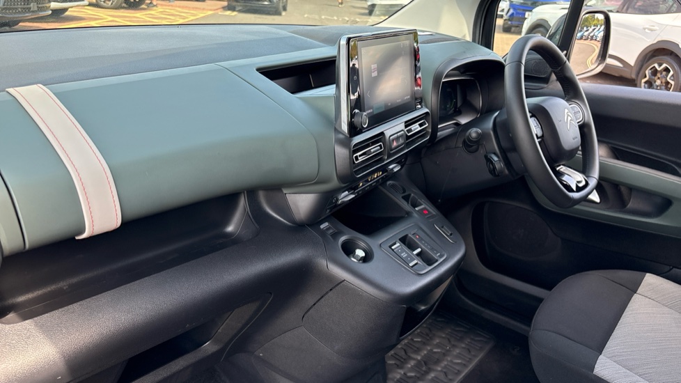Citroen Berlingo 100kW Flair XTR M 50kWh 5dr Auto Electric Estate - Image 28
