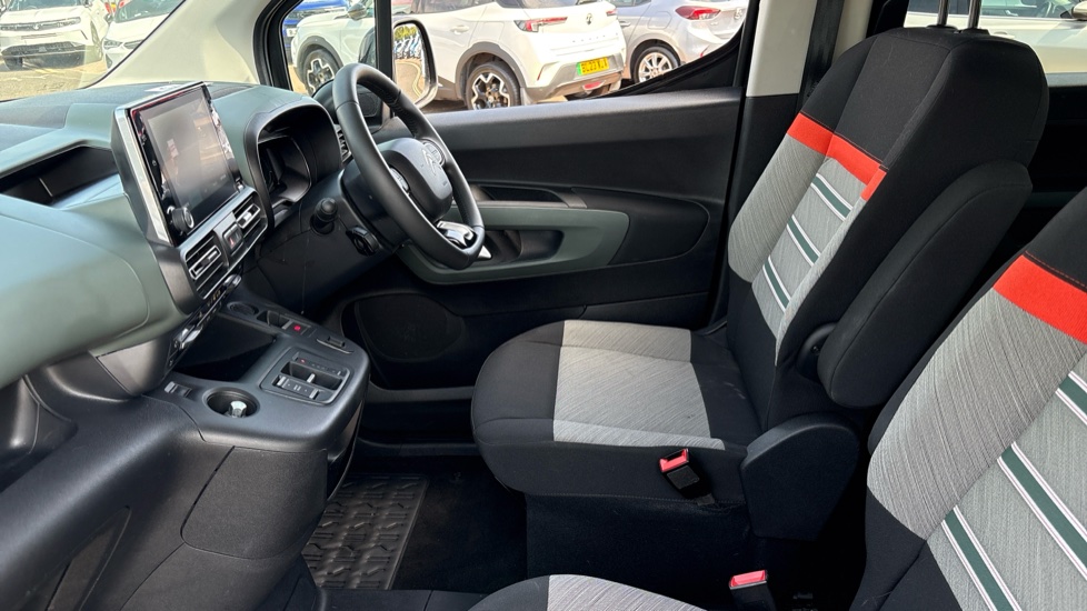 Citroen Berlingo 100kW Flair XTR M 50kWh 5dr Auto Electric Estate - Image 29