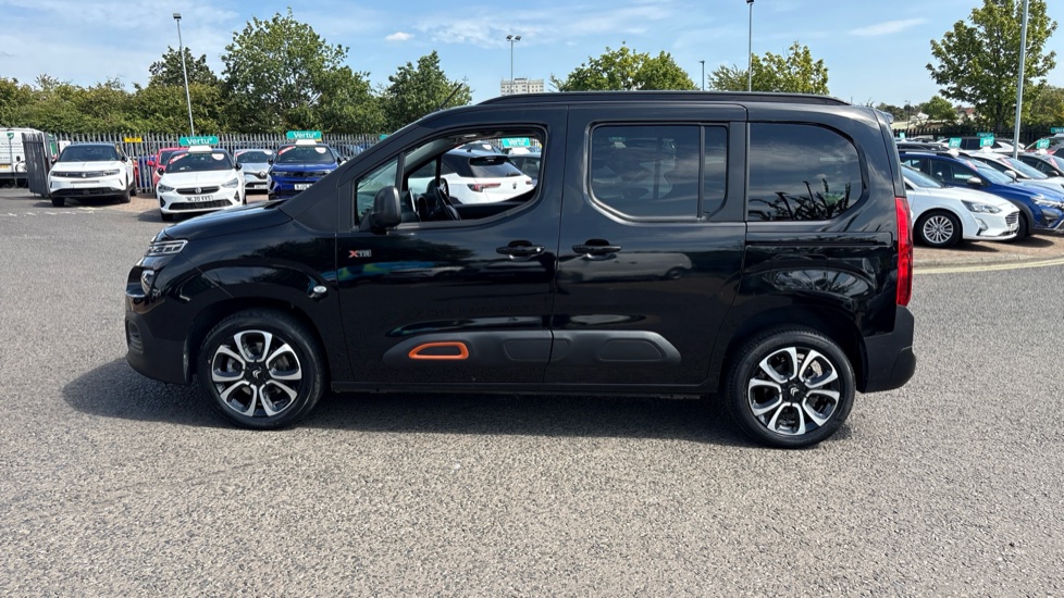 Citroen Berlingo 100kW Flair XTR M 50kWh 5dr Auto Electric Estate - Image 31