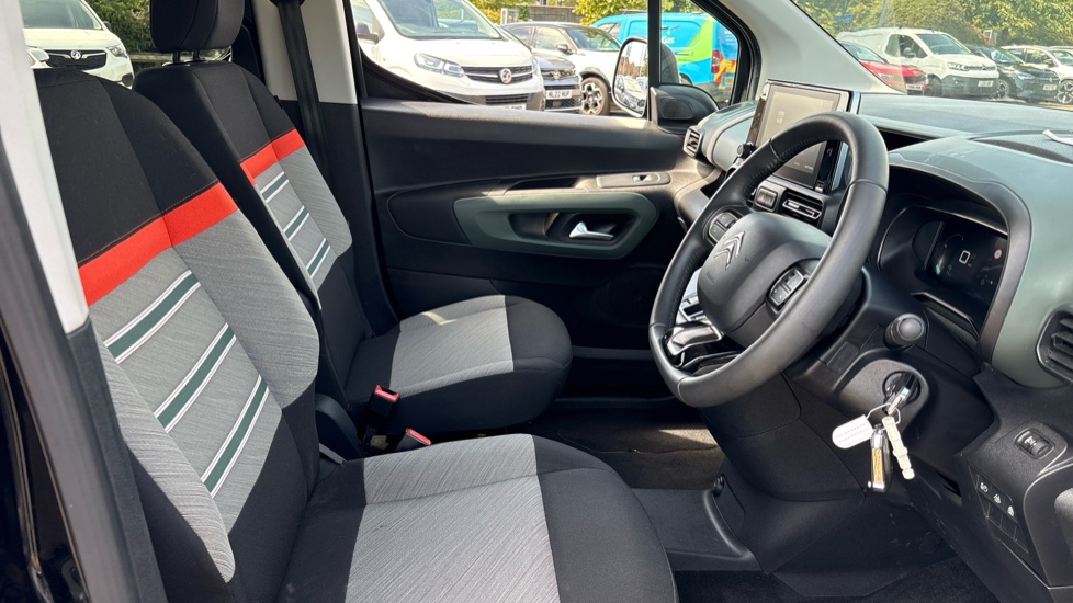 Citroen Berlingo 100kW Flair XTR M 50kWh 5dr Auto Electric Estate - Image 40