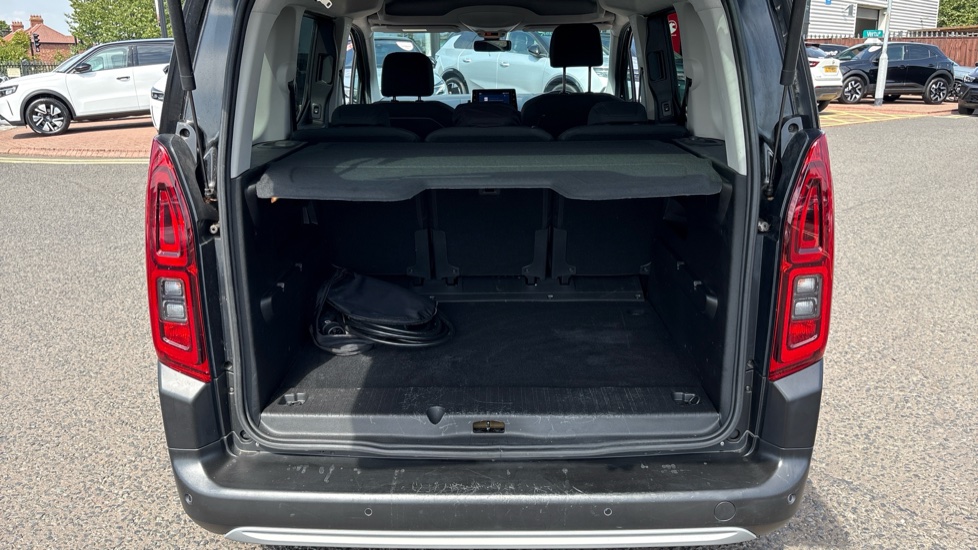 Citroen Berlingo 100kW Flair XTR M 50kWh 5dr Auto Electric Estate - Image 44
