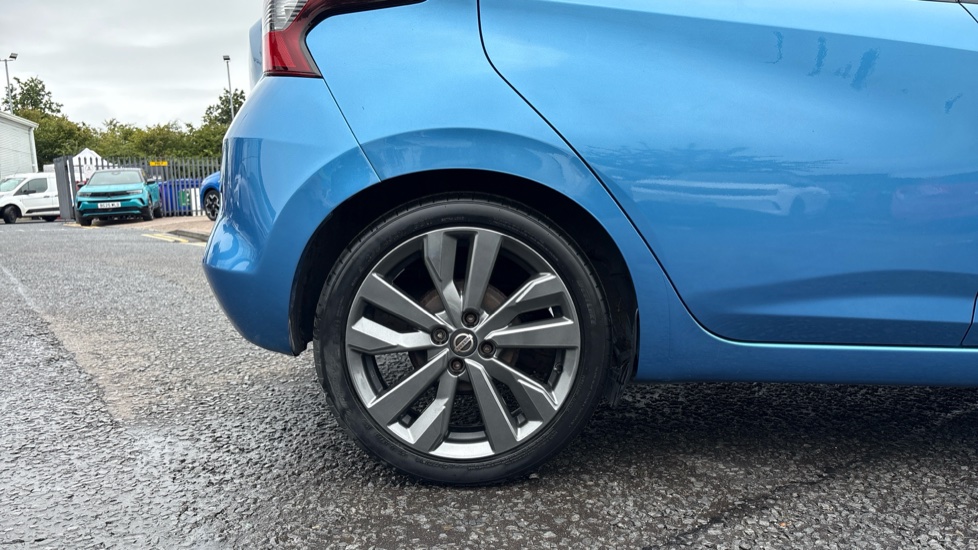 Nissan Micra 0.9 IG-T Tekna 5dr Petrol Hatchback - Image 7