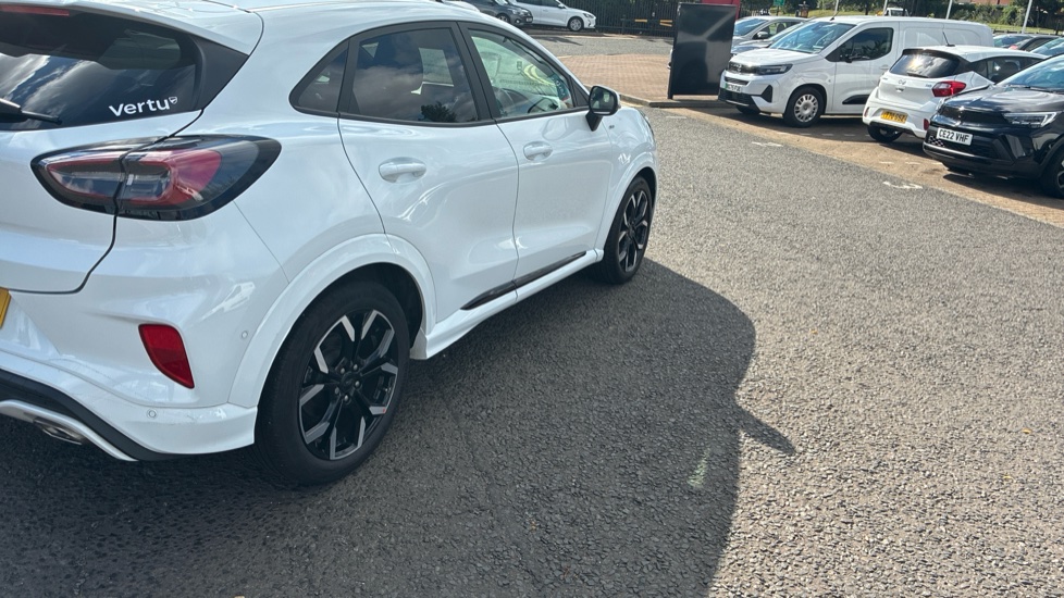 Ford Puma 1.0 EcoBoost Hybrid mHEV 155 ST-Line X 5dr Petrol Hatchback - Image 38