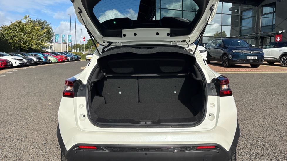 Nissan Juke 1.6 Hybrid N-Connecta 5dr Auto Hybrid Hatchback - Image 4