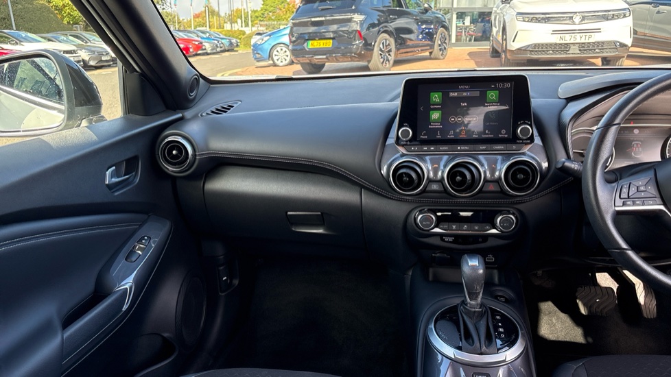 Nissan Juke 1.6 Hybrid N-Connecta 5dr Auto Hybrid Hatchback - Image 14