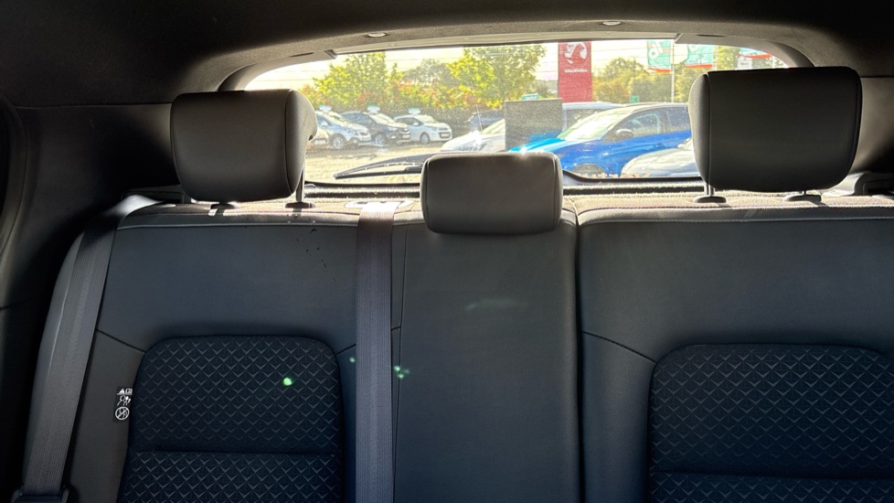 Nissan Juke 1.6 Hybrid N-Connecta 5dr Auto Hybrid Hatchback - Image 15