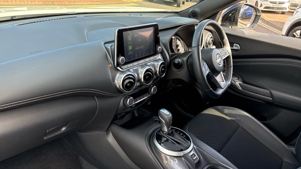 Nissan Juke 1.6 Hybrid N-Connecta 5dr Auto Hybrid Hatchback - Image 27