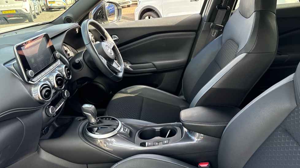 Nissan Juke 1.6 Hybrid N-Connecta 5dr Auto Hybrid Hatchback - Image 28