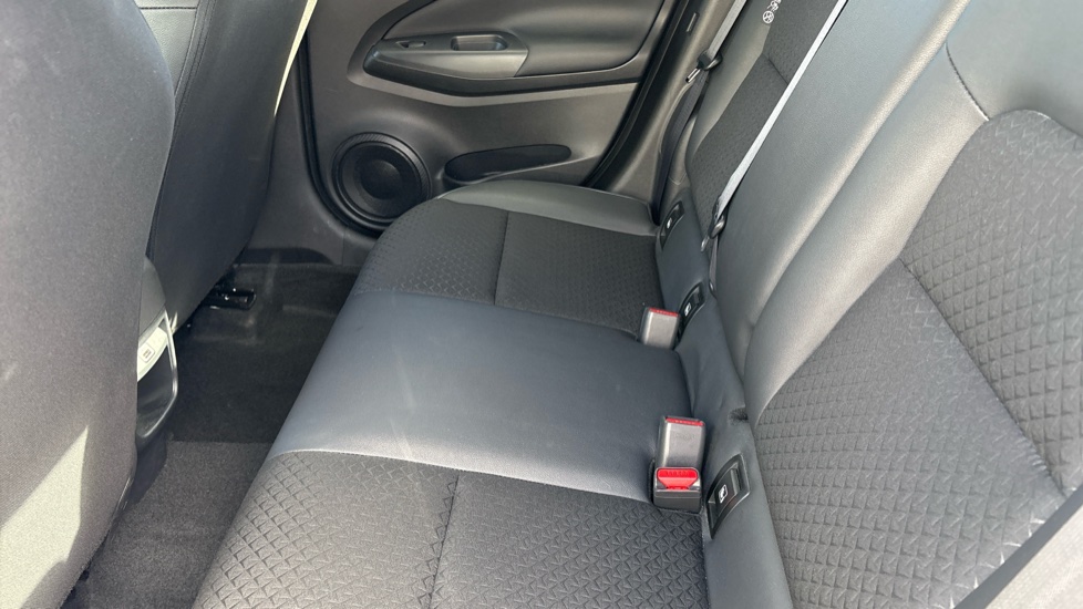 Nissan Juke 1.6 Hybrid N-Connecta 5dr Auto Hybrid Hatchback - Image 29
