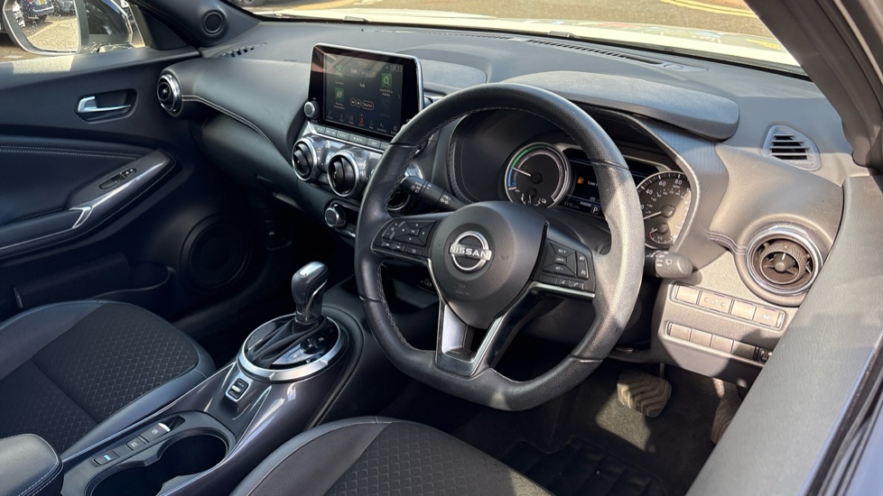 Nissan Juke 1.6 Hybrid N-Connecta 5dr Auto Hybrid Hatchback - Image 37