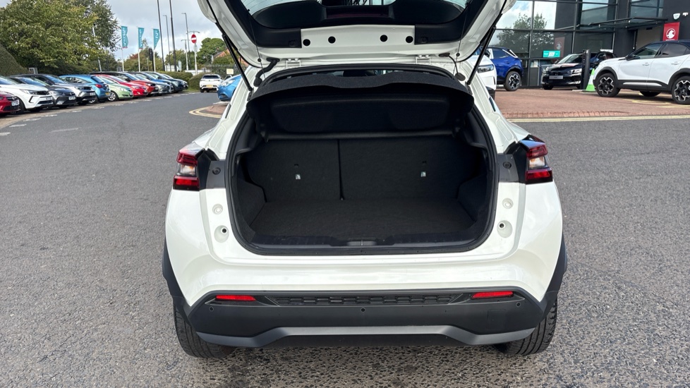 Nissan Juke 1.6 Hybrid N-Connecta 5dr Auto Hybrid Hatchback - Image 41