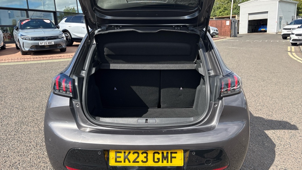 Peugeot 208 1.2 PureTech 100 Allure Premium + 5dr EAT8 Petrol Hatchback - Image 4