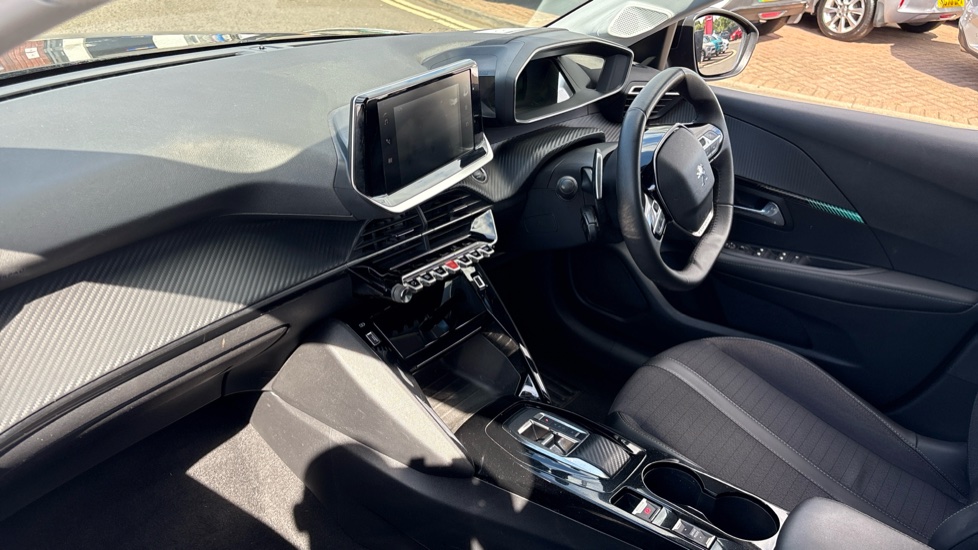Peugeot 208 1.2 PureTech 100 Allure Premium + 5dr EAT8 Petrol Hatchback - Image 9