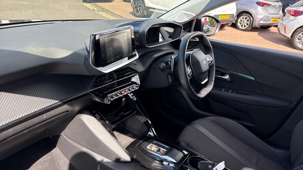 Peugeot 208 1.2 PureTech 100 Allure Premium + 5dr EAT8 Petrol Hatchback - Image 28