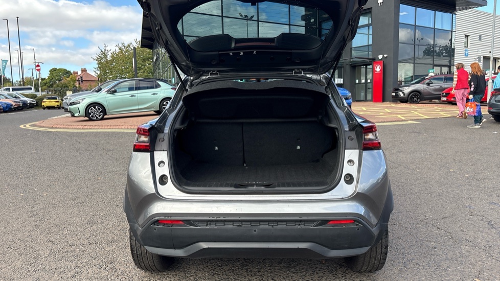 Nissan Juke 1.0 DiG-T 114 Tekna 5dr Petrol Hatchback - Image 4